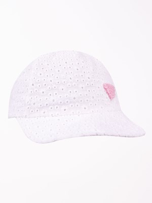 dívčí letní čepička vel. 48-52 cm bílá dírkovaná světle růž. srdíčko